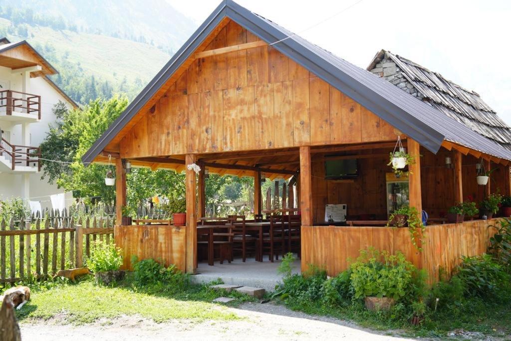 Guesthouse Skender Selimaj Valbone Ngoại thất bức ảnh